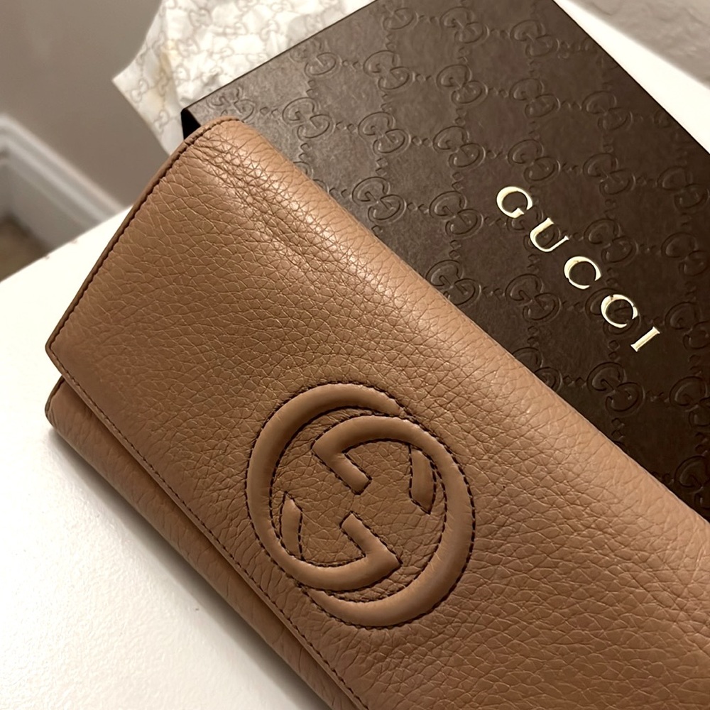 Authentic Gucci wallet